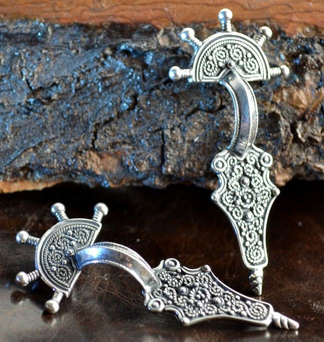 Early Medieval Anglo Saxon Or Slavic Silver Pendant Garnet Museum Copy Fibula Brooch Reenactment Historical Jewel von WulflundJewelry