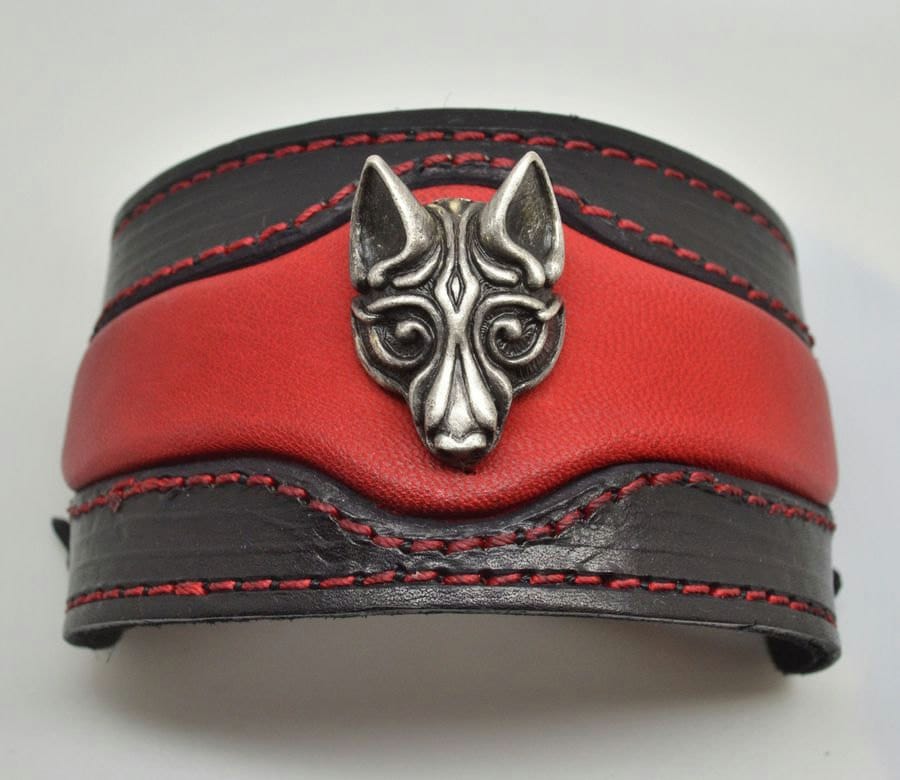 Fenrir Wolf Head Leather Bracelet Cuff Bracer Bracelets Pagan Viking Vikings Wolves Celtic Celts Norse Lacing Fashion Hand Made Handmade Sca Fenrir Wolf Head Leather Bracelet Cuff Bracer Bracelets Pagan Viking Vikings Wolves Celtic Celts Norse Lacing Fashion Hand Made Handmade Sca von WulflundJewelry