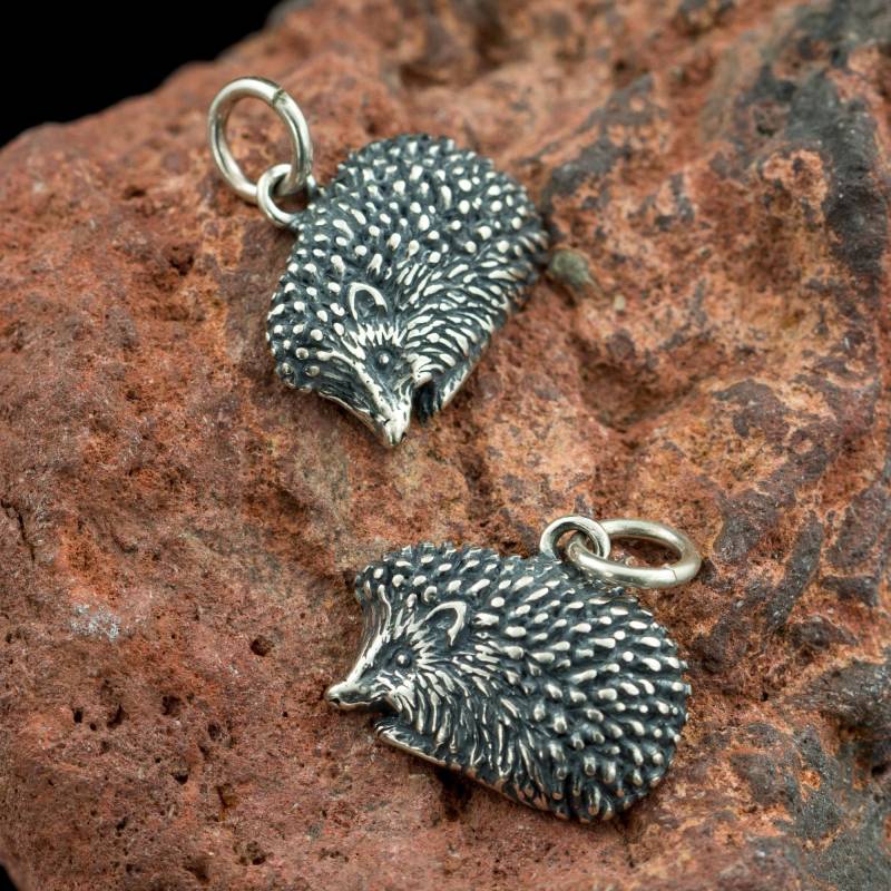 Hedgehog Sterling Silver Pendant Animal Charm Necklace Jewelry Jewellery Jewellry Nature Pagan Forest Animals Wildlife Wilderness von WulflundJewelry