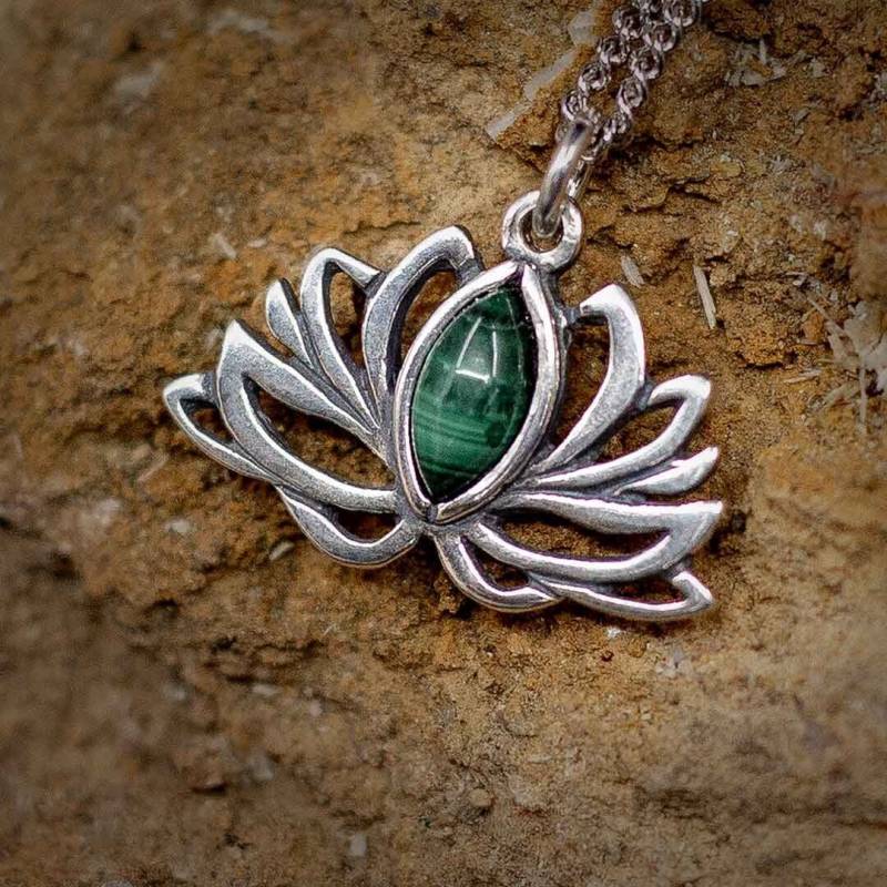 Heilige Lotusblume, Anhänger, Silber - Malachit Heilige Lotusblume, Anhänger, Silber - Malachit von WulflundJewelry