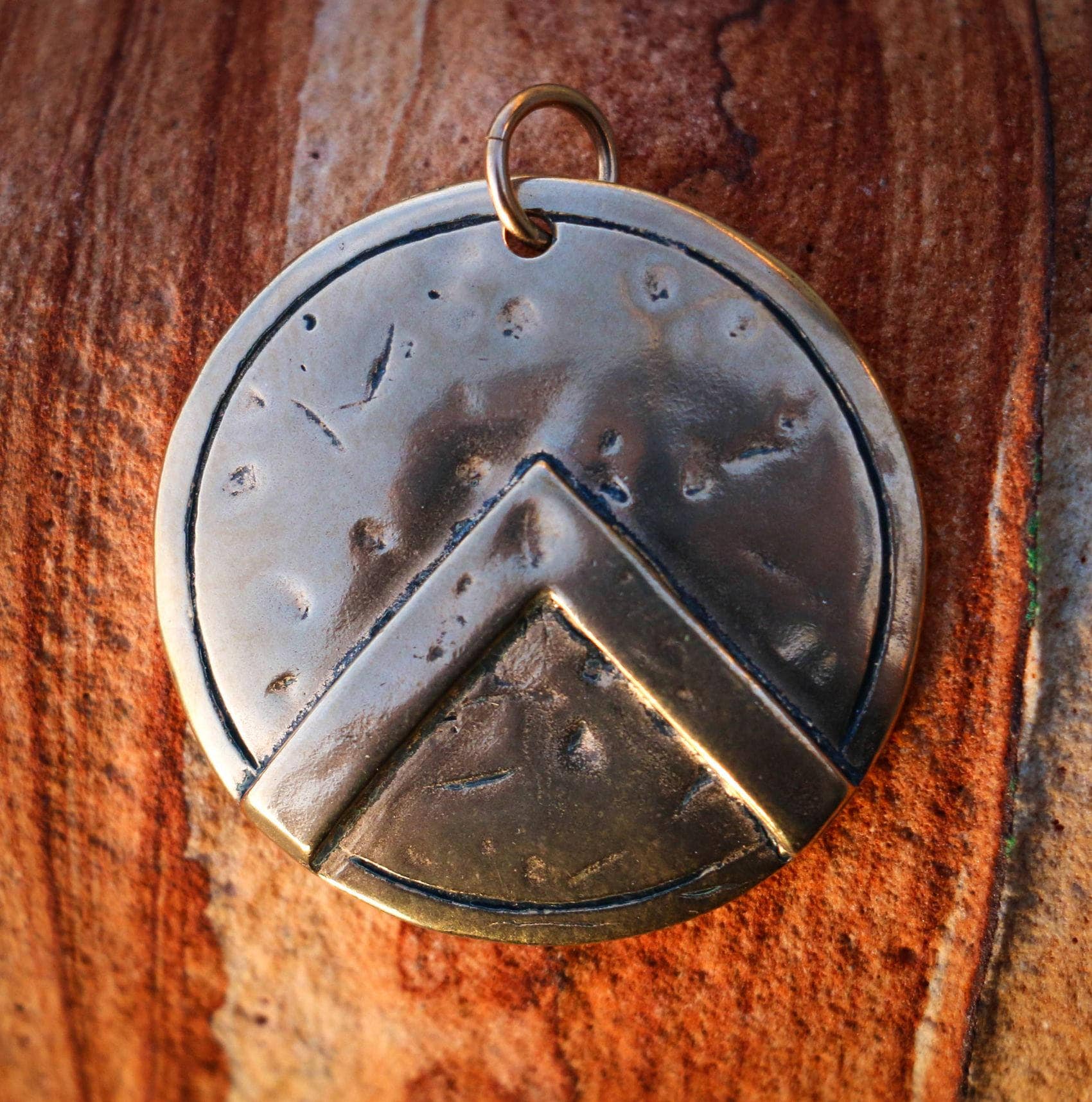 Spartan Shield Bronze Pendant Necklace Sparta Leonidas Amulet Warrior Warrior's Charm Jewel Jewelry Greece Greek Talisman Protection War von WulflundJewelry
