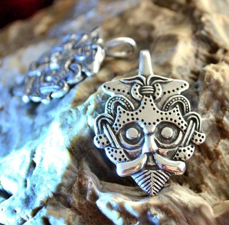Wikingerkopf Anhänger, Gnezdovo, Silber 925 Wikinger Warjag Varjag Replik Schmuck Charm Frühmittelalter Mittelalter von WulflundJewelry