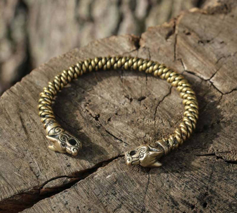 Wolf Fenrir, Gestrickt Messing Armband Schmuck von WulflundJewelry