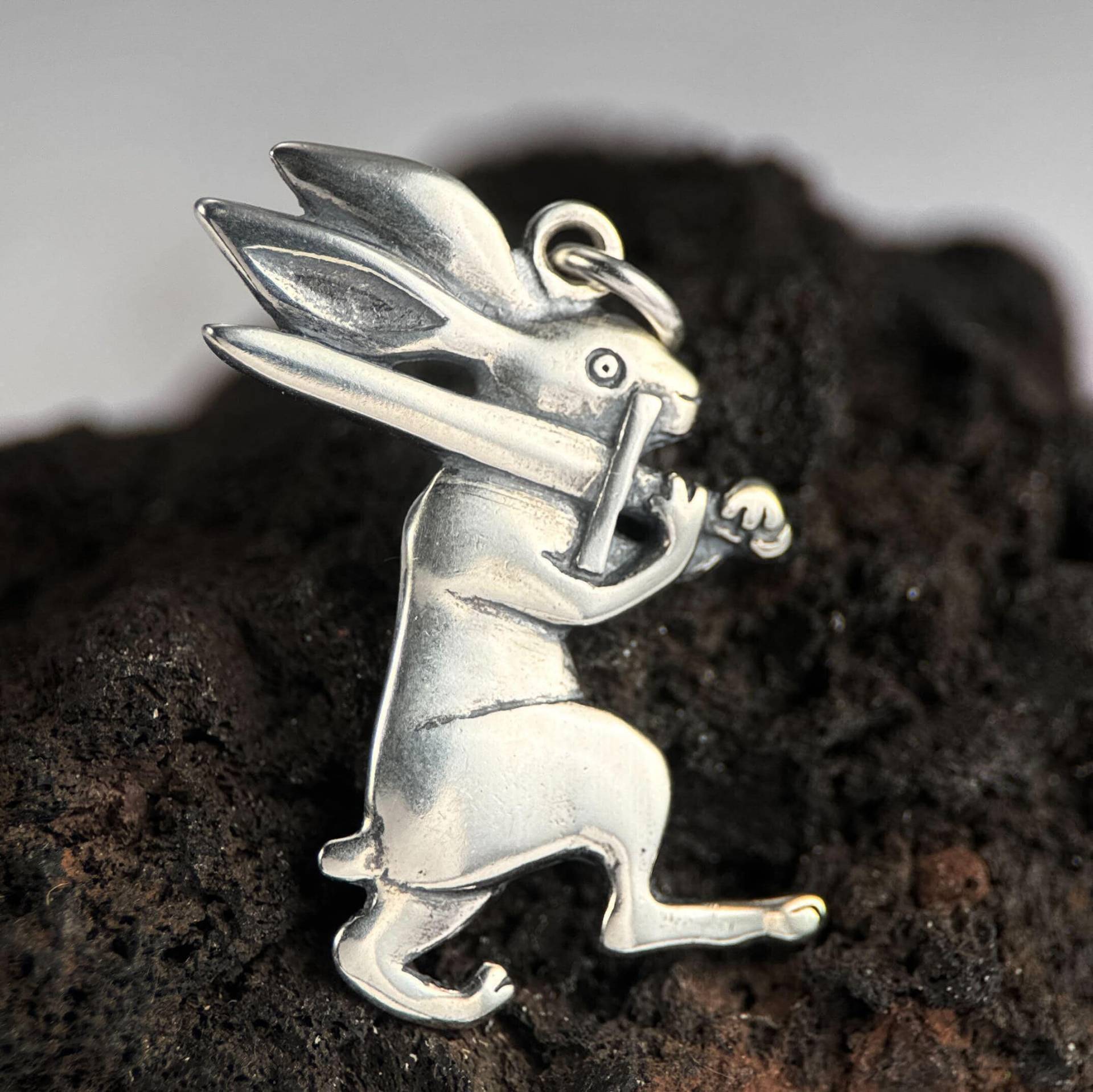 sterling Silber Hase Anhänger - Kingdom Come Deluxe 2 von WulflundJewelry