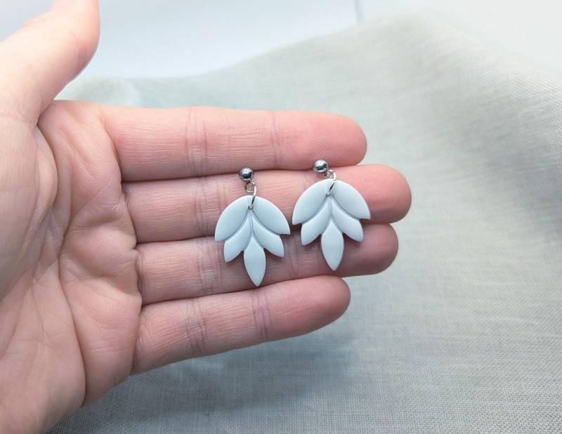 Lotusblume Am Kugelohrstecker | Ohrstecker Polymer Ohrring Bunt Schmuck Minimalistisch Allergikerfreundlich Leicht Lotusblume Am Kugelohrstecker | Ohrstecker Polymer Ohrring Bunt Schmuck Minimalistisch Allergikerfreundlich Leicht von WunderBuntes