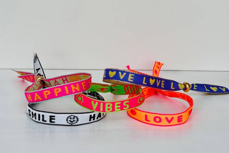 Bunte Hippie Armbänder. Verstellbare Länge von WunderbarWerkstatt