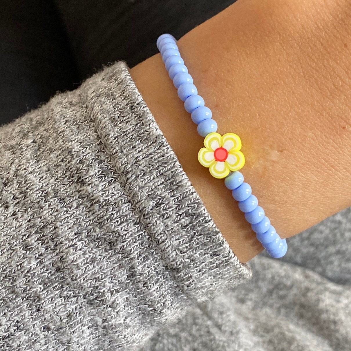 Armband Blume Hellblau Flieder Gelb Perlenarmband Glasperlen Schmuck Armschmuck Armband Blume Hellblau Flieder Gelb Perlenarmband Glasperlen Schmuck Armschmuck von Wunderbluetenschoen