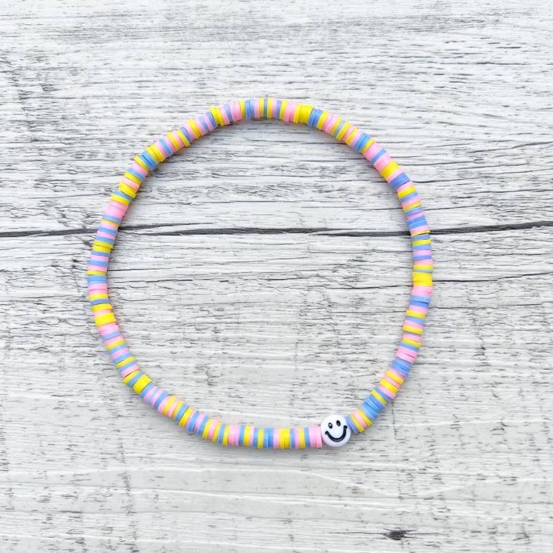 Fußkettchen Smiley Pastell Bunt Katsuki Perlen Rosa Gelb Flieder Sommer Happy Fußkette Fußschmuck von LAKASTgeschenkideen