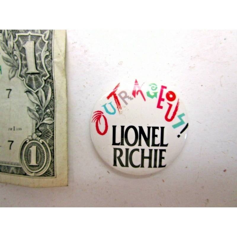 Vintage Unverschämtheit Lionel Richie Memorabilia Pin Pinback Swag von Wunderkammerland