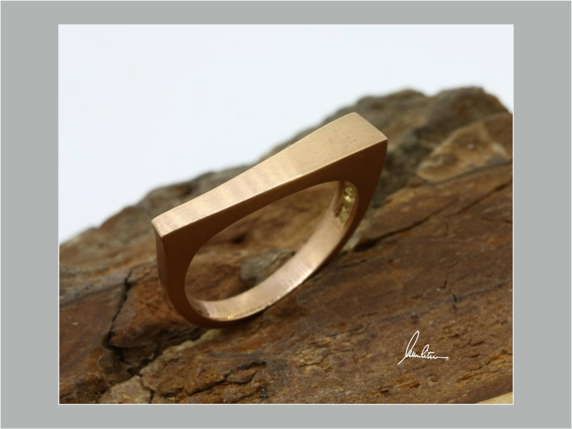 Sichelförmiger Ring in 585 Rotgold Sichelförmiger Ring in 585 Rotgold von WurlitzerSchmuckArt