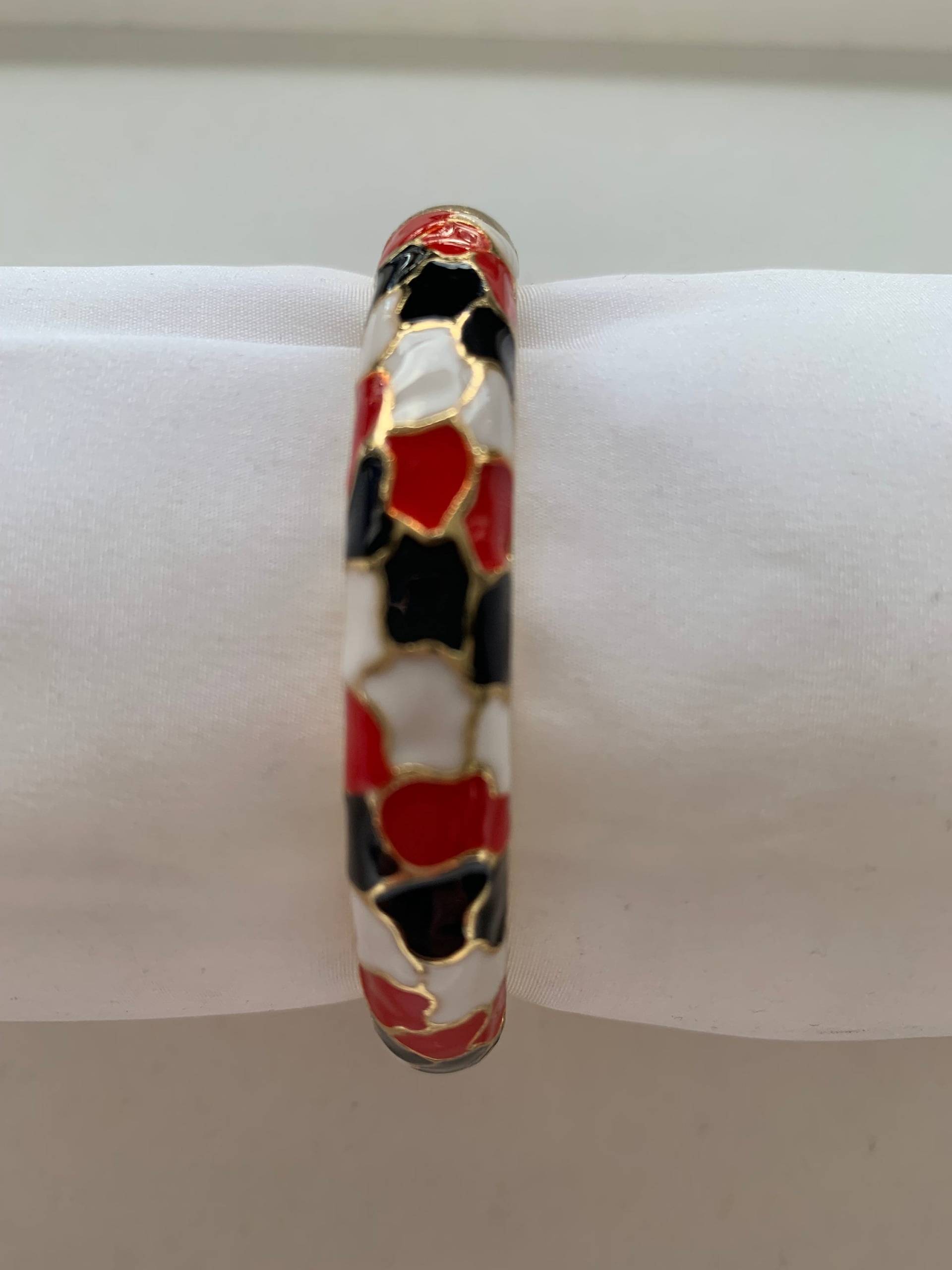 Damen Armreif Emaille Optik Schwarz, Weiß. Rot , Gold Handbemalt Damen Armreif Emaille Optik Schwarz, Weiß. Rot , Gold Handbemalt von Wuundertuete
