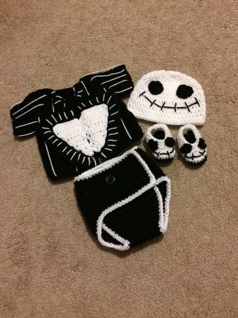 Gehäkeltes Jack-Skelton-Kostüm von WyattColeDesigns