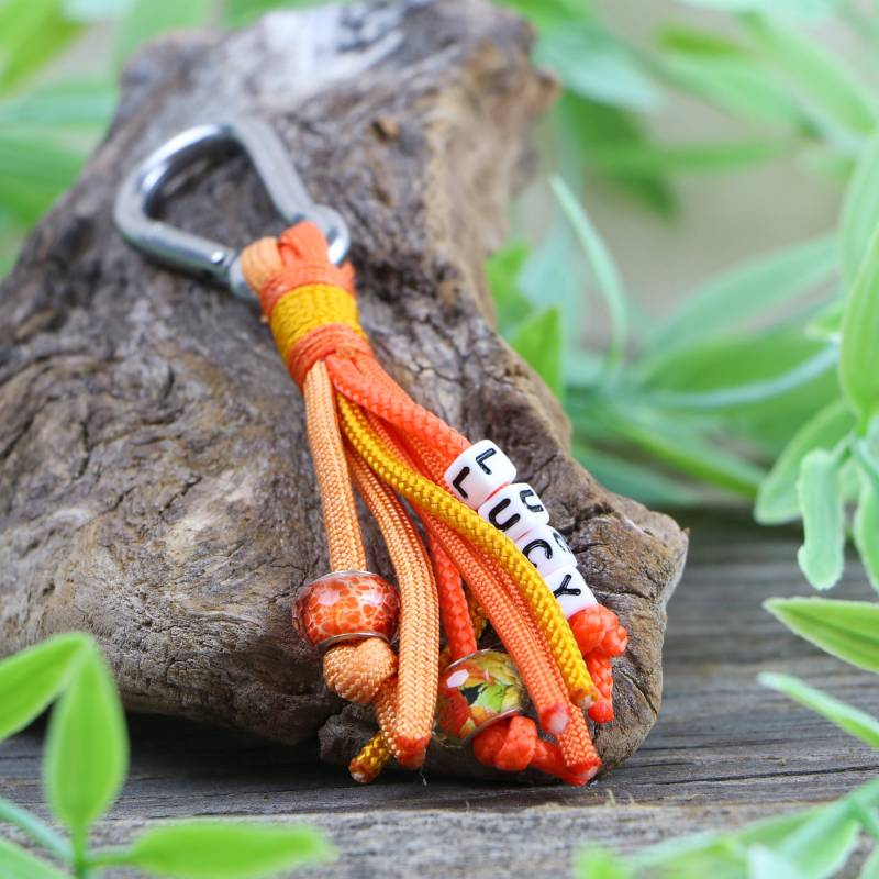 Personalisierter Schlüsselanhänger Aus Paracord Mit Perlen, Orange, Weitere Farben Möglich Personalisierter Schlüsselanhänger Aus Paracord Mit Perlen, Orange, Weitere Farben Möglich von WyldfangArtsAndCraft