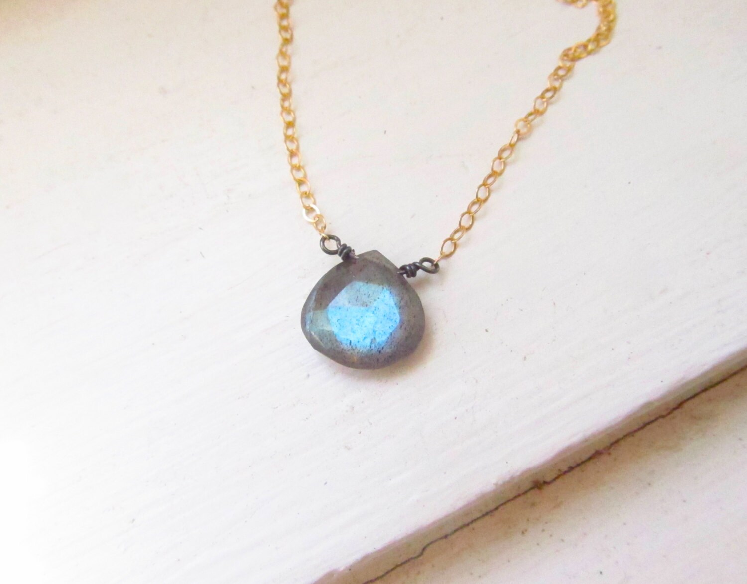 Labradorit Briolette Halskette Silber Gold Kette Einfach Minimal von WynnDesign