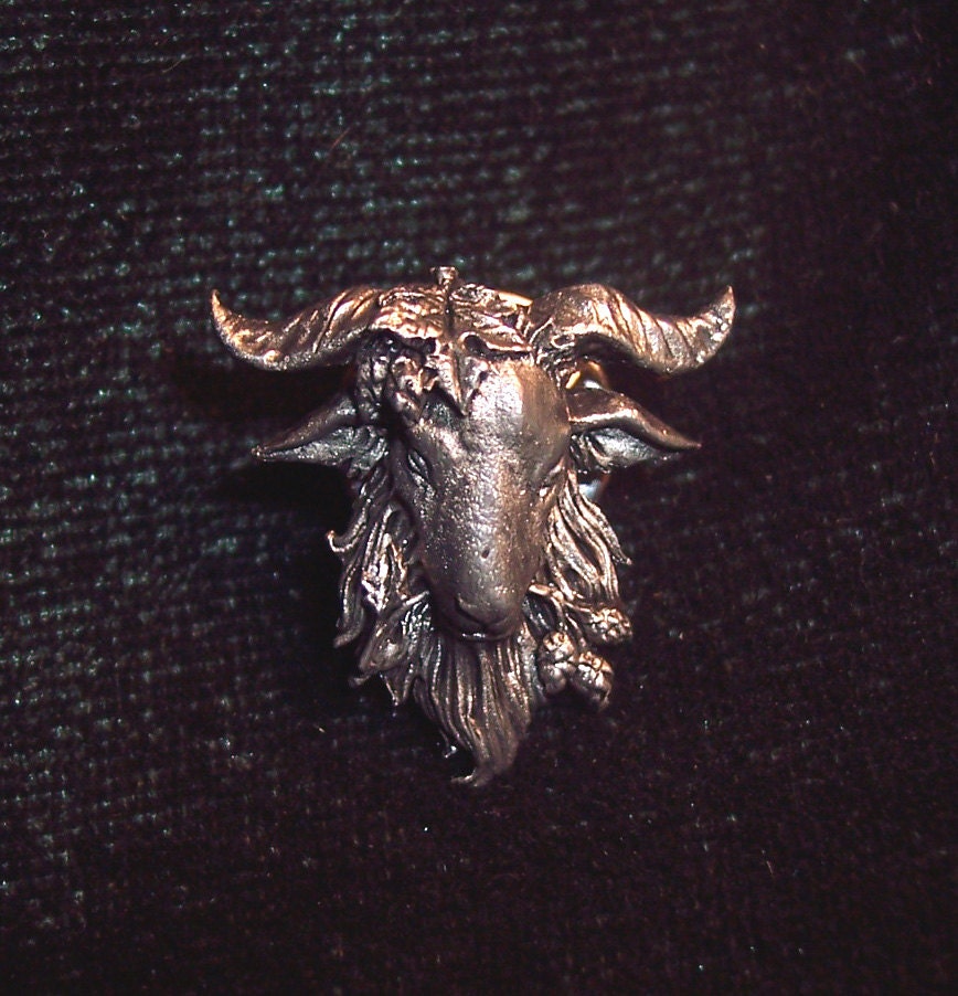 Hopfen Fressende Ziege, Bock Bier, Hand Modelliert Schmuck, Zinn Alpine Hutnadel, Traumhaft Einzigartig, Kuriosität Und Kuriositäten Hopfen Fressende Ziege, Bock Bier, Hand Modelliert Schmuck, Zinn Alpine Hutnadel, Traumhaft Einzigartig, Kuriosität Und Kuriositäten von WyrmwoodHouse