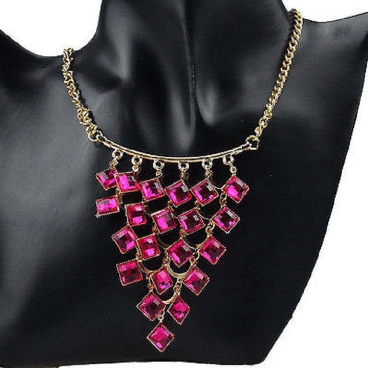 18K Gold Plated Translucent Lucite Cluster Baumeln Bib Statement Halskette Mit Einer Passenden Kabel Kette Auf Der Rückseite Einem Karabiner 18K Gold Plated Translucent Lucite Cluster Baumeln Bib Statement Halskette Mit Einer Passenden Kabel Kette Auf Der Rückseite Einem Karabiner von XCharmingCreationsX