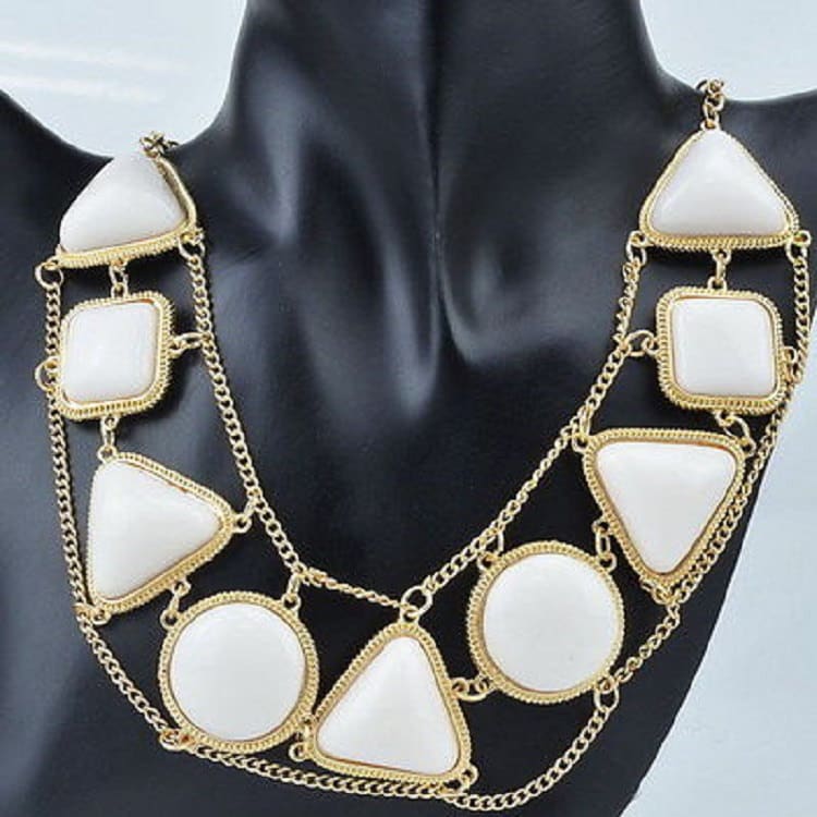 Bib Statement Halskette, Vergoldet Mit Klobigen Große Verschiedenen Form Design Lucite Auf Einem Passenden Kabel-Kette Karabiner-Verschluss Gesichert Bib Statement Halskette, Vergoldet Mit Klobigen Große Verschiedenen Form Design Lucite Auf Einem Passenden Kabel-Kette Karabiner-Verschluss Gesichert von XCharmingCreationsX