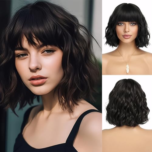 XFSRG Kurze Gewellte Bob Perücke mit Pony Damen Synthetische Gewöhnliche Flache Pony Bob Perücke für Frauen für Tägliche Party Cosplay 35 cm (Schwarz) von XFSRG