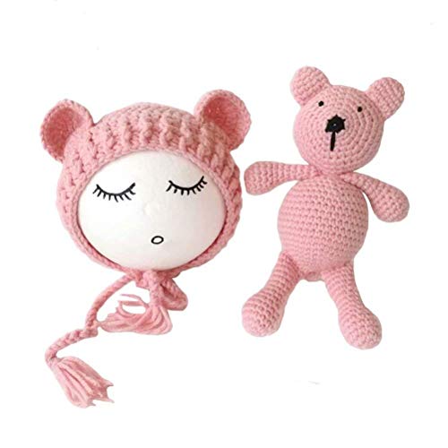 XINGENG Unisex Neugeborene Fotografie kostüm Gestrickte Mütze und Puppe Set Fotoshooting Requisiten Funny Bekleidung (0-2M) (Leder Rosa) von XINGENG