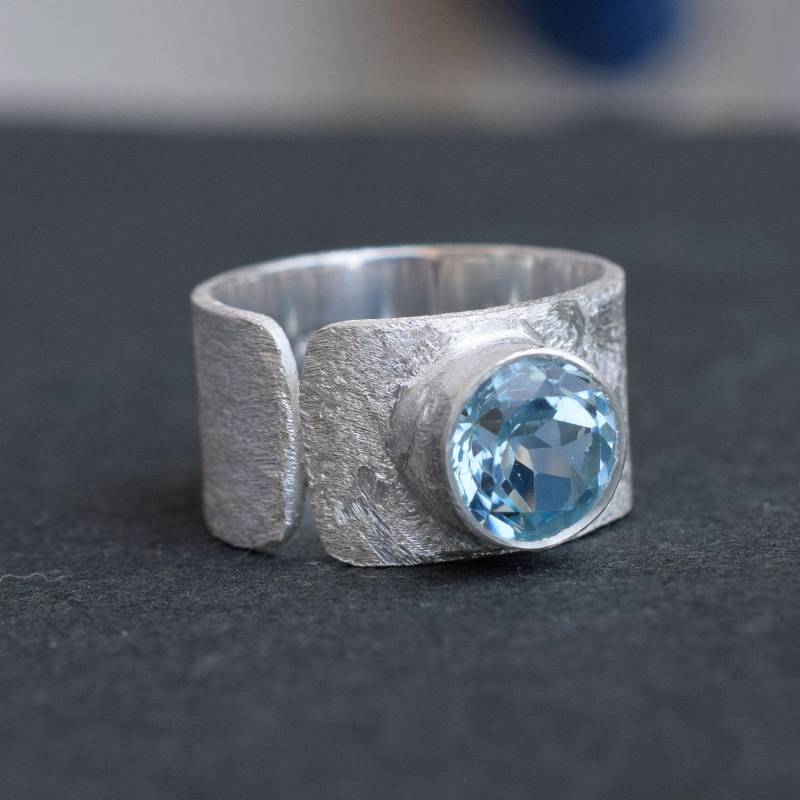 Blautopas Ring Handgemachte 925 Silber Breite Bandring, Matti Finish von XLjewelry