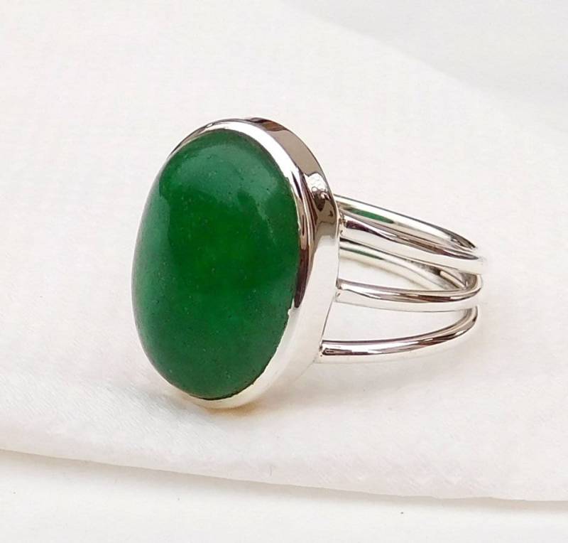 Handgefertigter Grüner Jade-Ring Aus Sterlingsilber | 13 X 18 Mm von XLjewelry