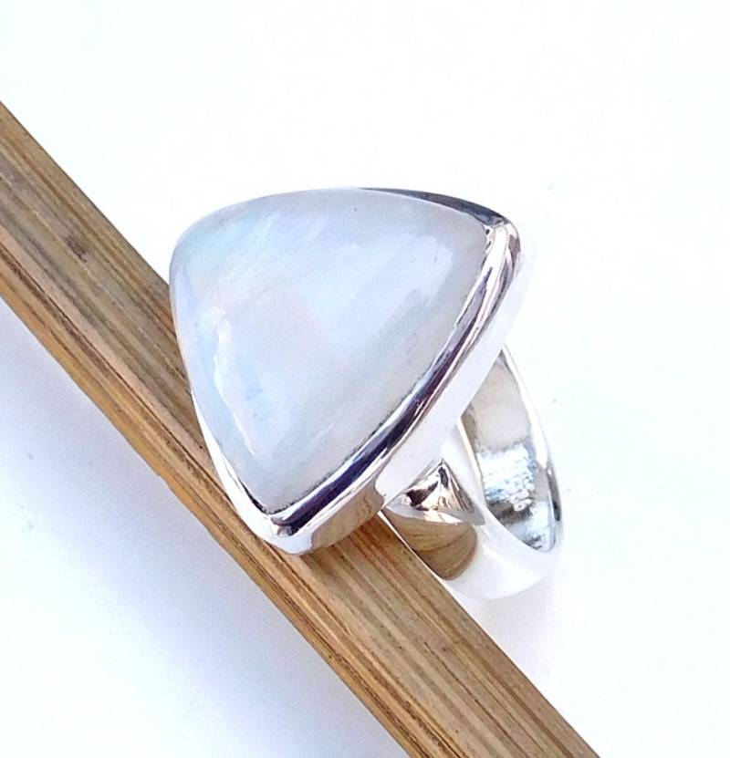 Handgemachte Trillion Mondstein Ring 925 Sterling Silber Statement Ring von XLjewelry