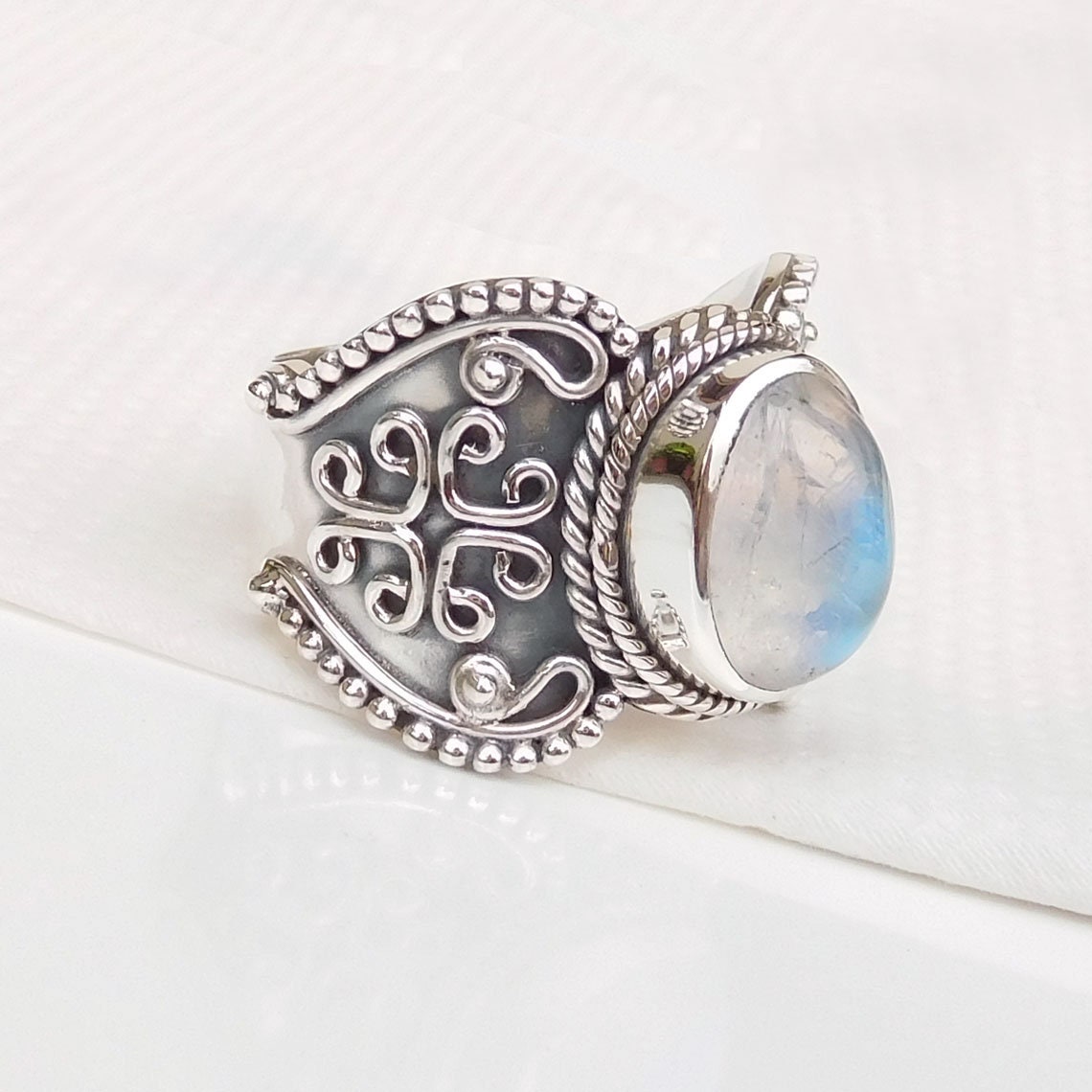 Regenbogen Mondstein Ring Handgefertigter 925 Sterling Silber Designer Ring von XLjewelry
