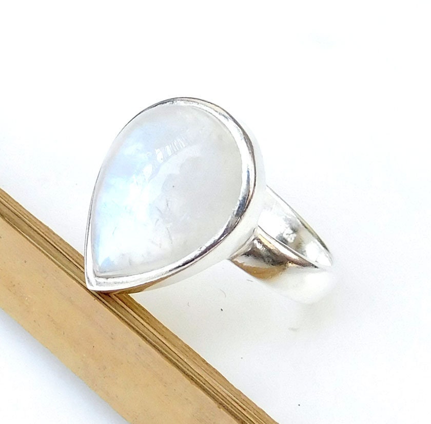 Tropfenförmiger Regenbogen Mondstein Ring Handgefertigter 925 Sterling Silber | 10 X 14 Mm von XLjewelry