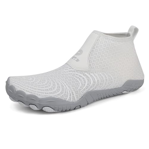 Wasserschuhe für Damen und Herren, schnelltrocknend, atmungsaktiv, Barfuß-Wasserschuhe zum Wandern mit Drainage, für Fitnessstudio, Training, Strand, Schwimmen, Aquapool, Angeln, Kajakfahren(White,43 Wasserschuhe für Damen und Herren, schnelltrocknend, atmungsaktiv, Barfuß-Wasserschuhe zum Wandern mit Drainage, für Fitnessstudio, Training, Strand, Schwimmen, Aquapool, Angeln, Kajakfahren(White,43 von XMACKEEDGH