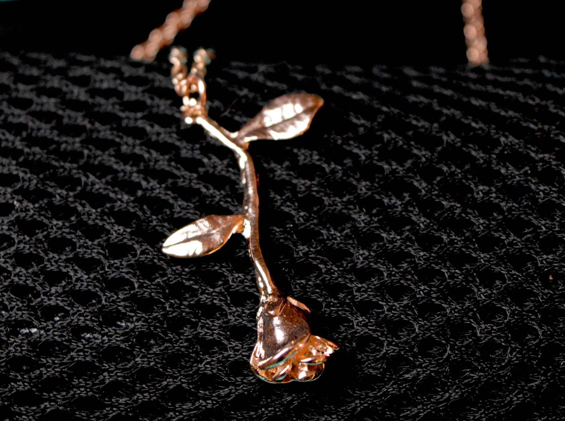 Halskette Für Frauen, Rosegold Rose Halskette, Beauty & The Beast Valentinstag Geschenk Rosen Anhänger, Muttertagsgeschenk von XOCustomJewelryGifts