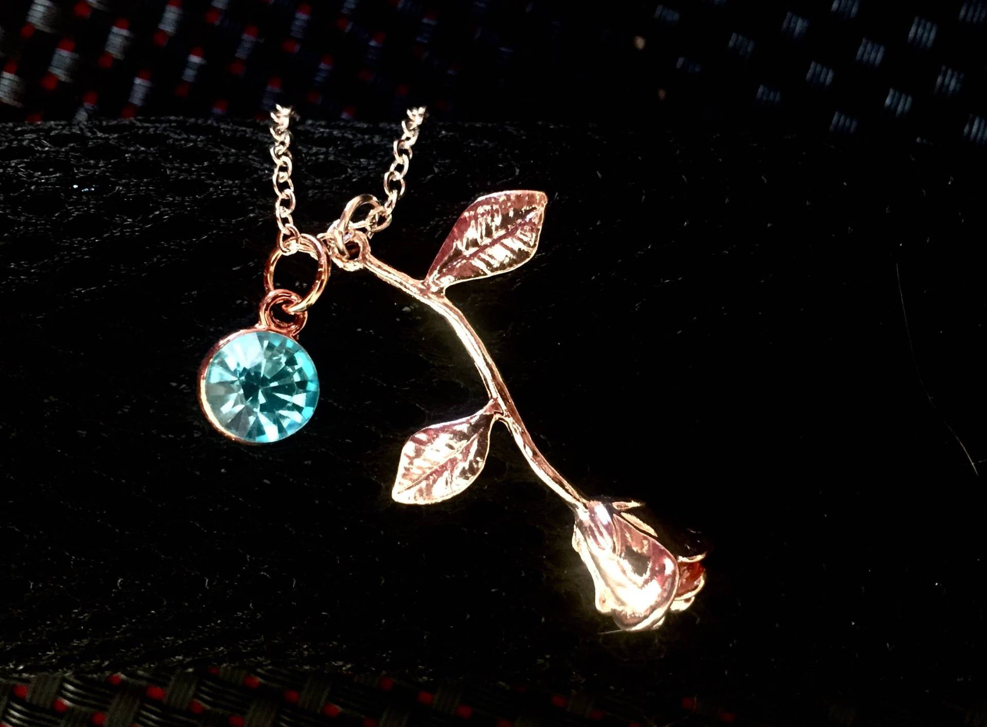 Rosen-Halskette Mit Geburtsstein, Geburtstagsgeschenk Für Ihre Blume, Muttertagsgeschenk, Schöne Und Das Biest Rosen-Halskette von XOCustomJewelryGifts