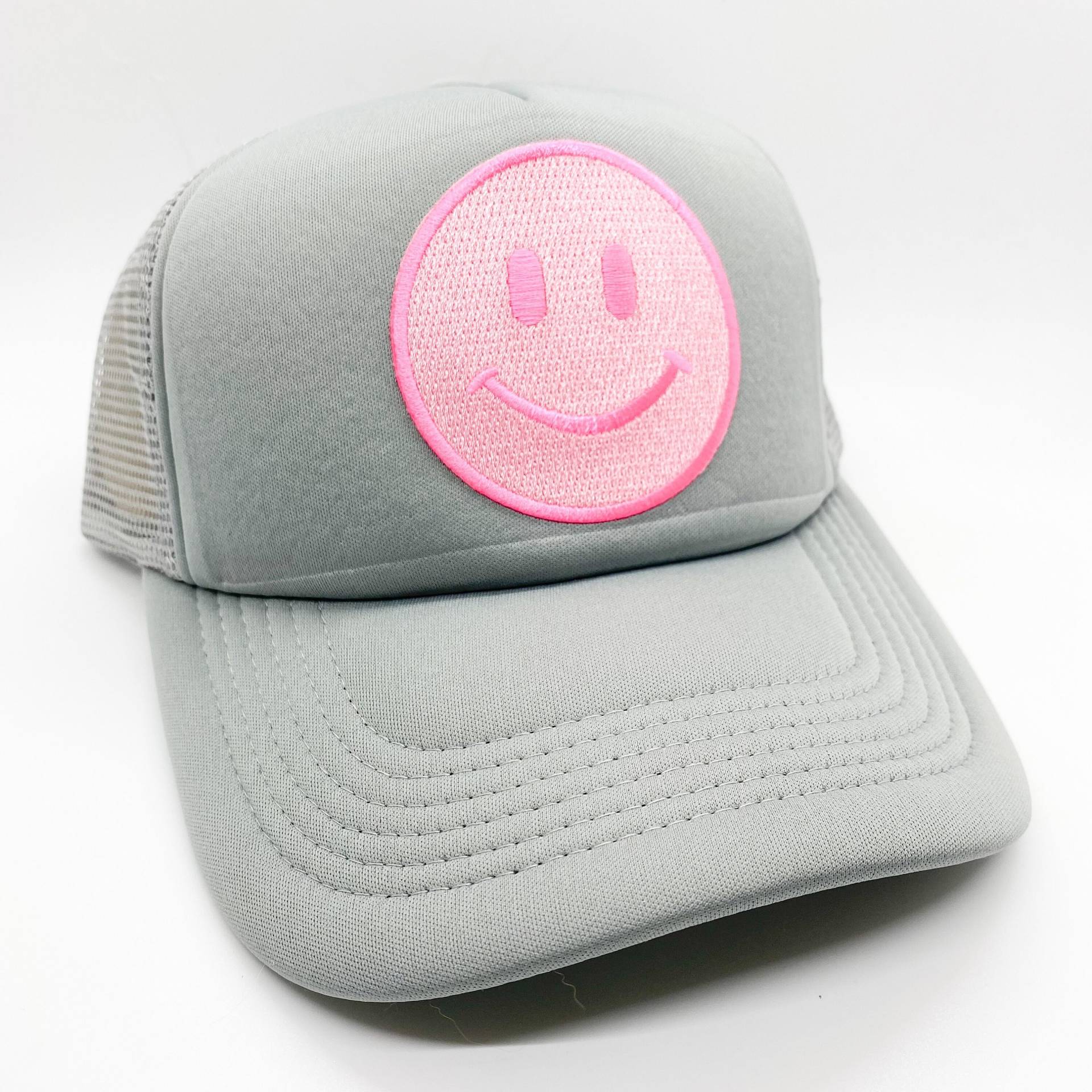 Grau Pink Happy Face Trucker Mütze | Smile Patch Hut Lächelnder Aus Schaumstoff Unisex Ball Cap Baseball von XOKendallCo