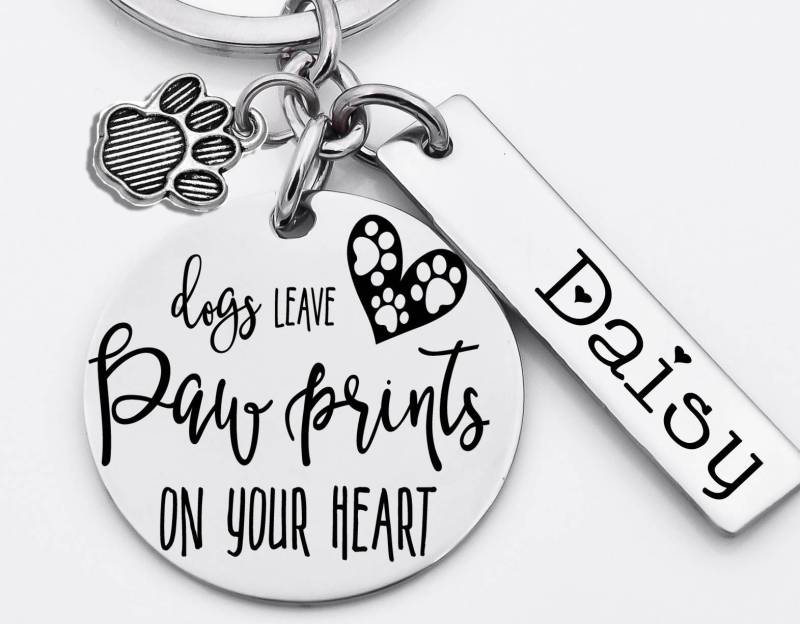 Haustier Verlust Geschenk, Hunde Lassen Pfote Drucke Auf Ihrem Herzen, Edelstahl Schlüsselanhänger Mit Hund Pa Charme Und Namen von XOXOandcompany