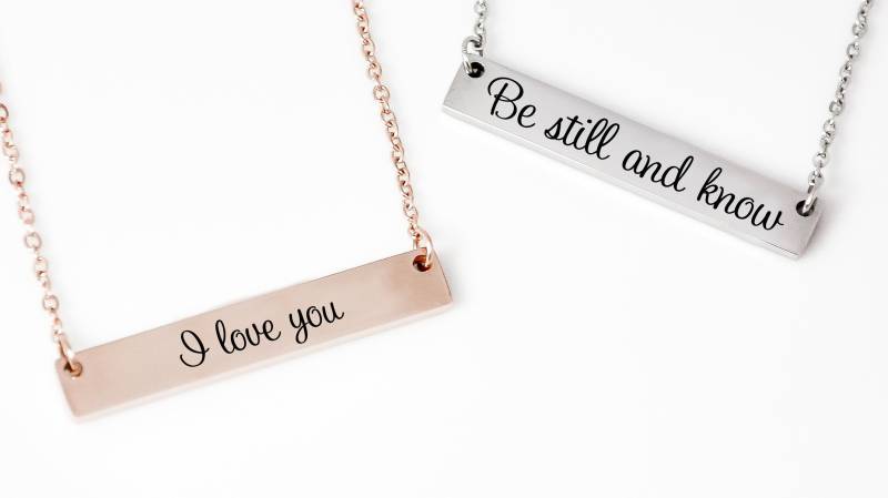 Maßgeschneiderte, Personalisierte Halskette, Geschenk, Weihnachtsgeschenk, Rosé-Gold Oder Silber, Bar Kurzes Zitat von XOXOandcompany