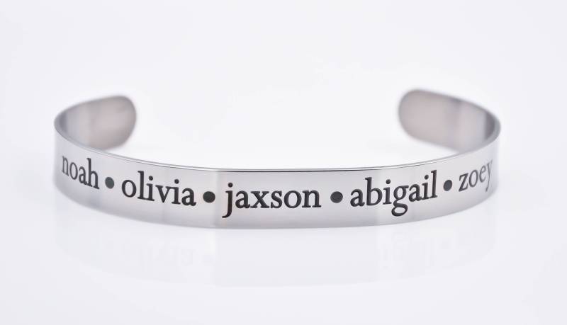 Mutter Geschenk - Armband Für Mama, Personalisiertes Mit Namen, Personalisierte Manschette, Muttertag von XOXOandcompany