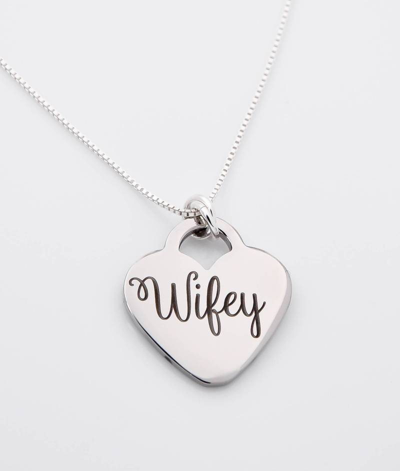 Wifey, Brautgeschenk, Neue Frau, Benutzerdefinierte Kette, Geschenk Für Die Braut, Hochzeit Personalisierte Halskette von XOXOandcompany