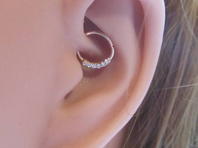 14K Rose Gold Daith Piercing, 6 Mini Cz's Biegsamen Ring.. 18G.. 8mm 14K Rose Gold Daith Piercing, 6 Mini Cz's Biegsamen Ring.. 18G.. 8mm von XSBodyJewelry