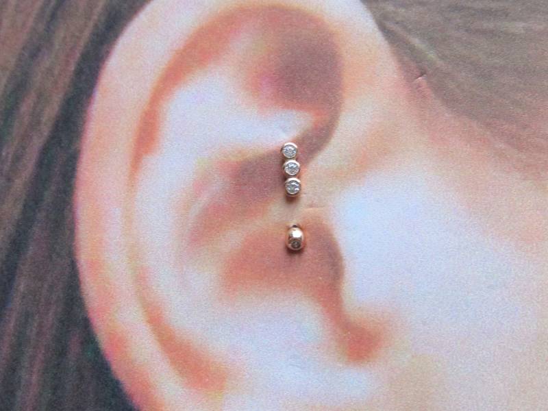 14K Rose Gold Daith Piercing Triple Lünette Cz's.. 16G.. 8mm von XSBodyJewelry