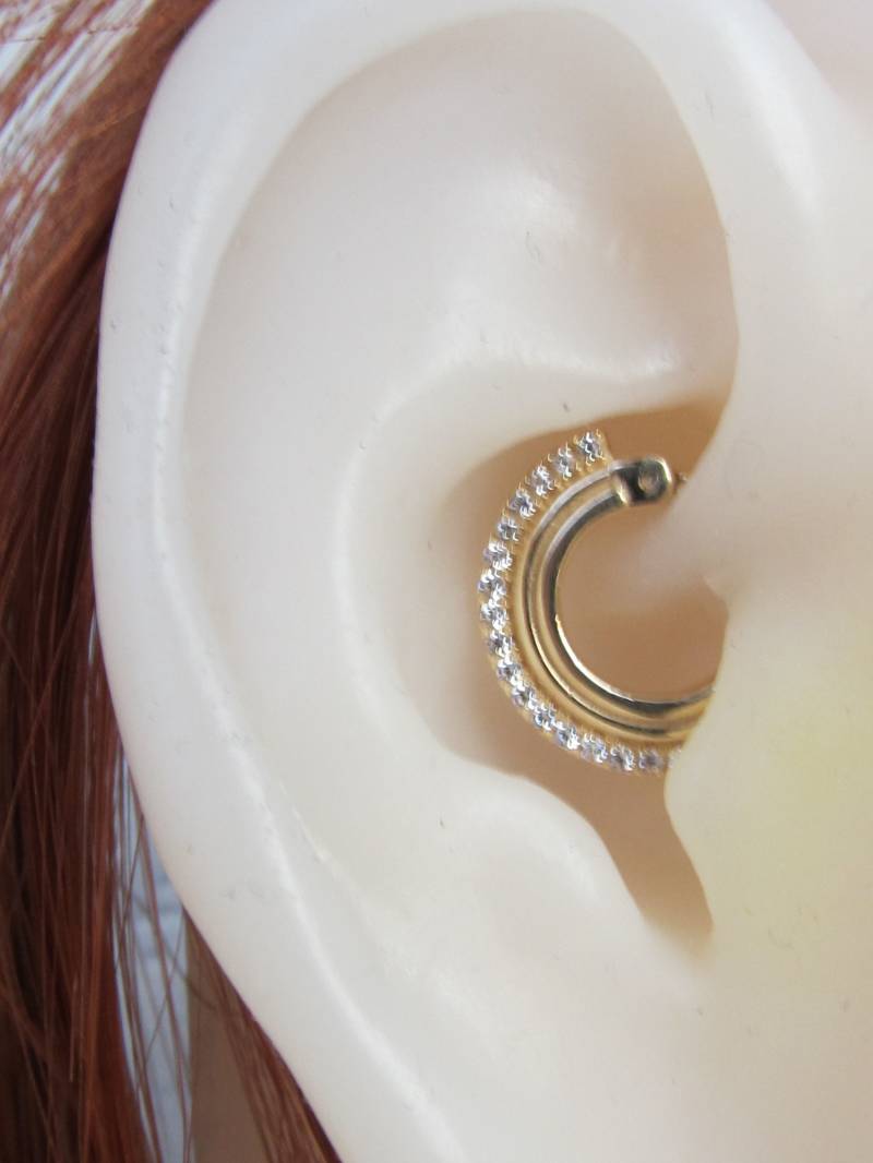14K Solid Gold Daith Piercing Clicker.. Gefüttert Cz's.. 16G.. 8mm.. Schön von XSBodyJewelry
