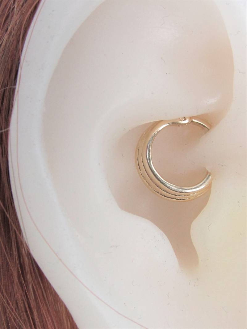 14K Solid Gold Daith Piercing Dreireihig Clicker Ring..16G..8 Mm 14K Solid Gold Daith Piercing Dreireihig Clicker Ring..16G..8 Mm von XSBodyJewelry