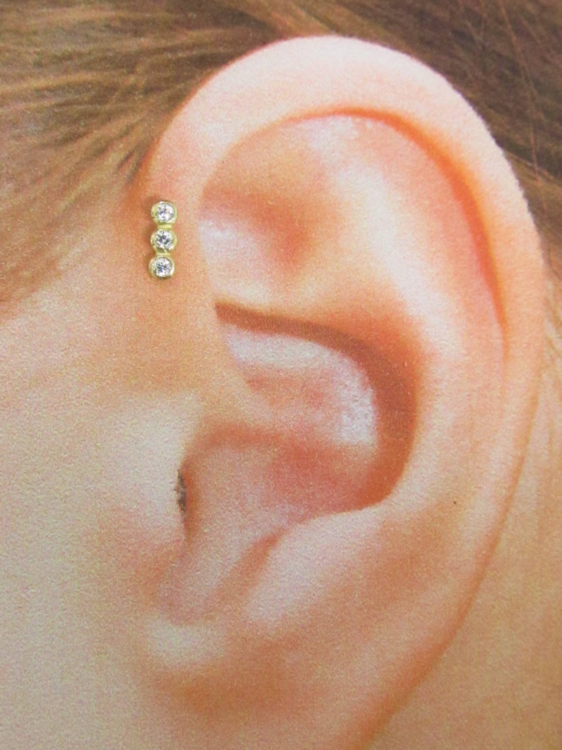 14K Solid Gold Helix Piercing, Knorpel 3 Bezel Set Cz..16G ..6 Mm von XSBodyJewelry