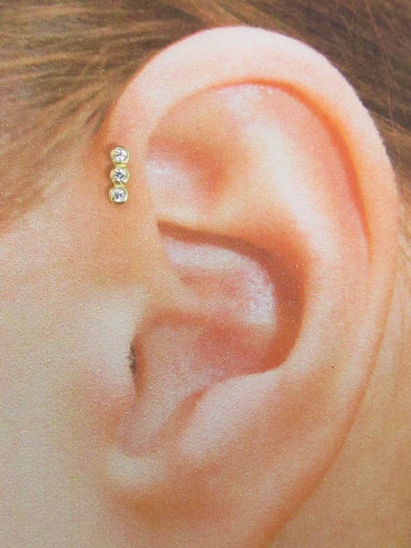 14K Solid Gold Helix Piercing, Knorpel 3 Bezel Set Cz..16G ..6 Mm 14K Solid Gold Helix Piercing, Knorpel 3 Bezel Set Cz..16G ..6 Mm von XSBodyJewelry