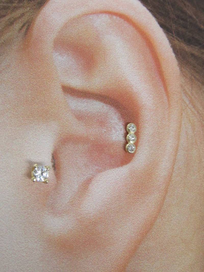 14K Solid Gold Inner Conch Triple Bezel Set Cz's Labret ..16G ..6 Mm Oder 8 von XSBodyJewelry