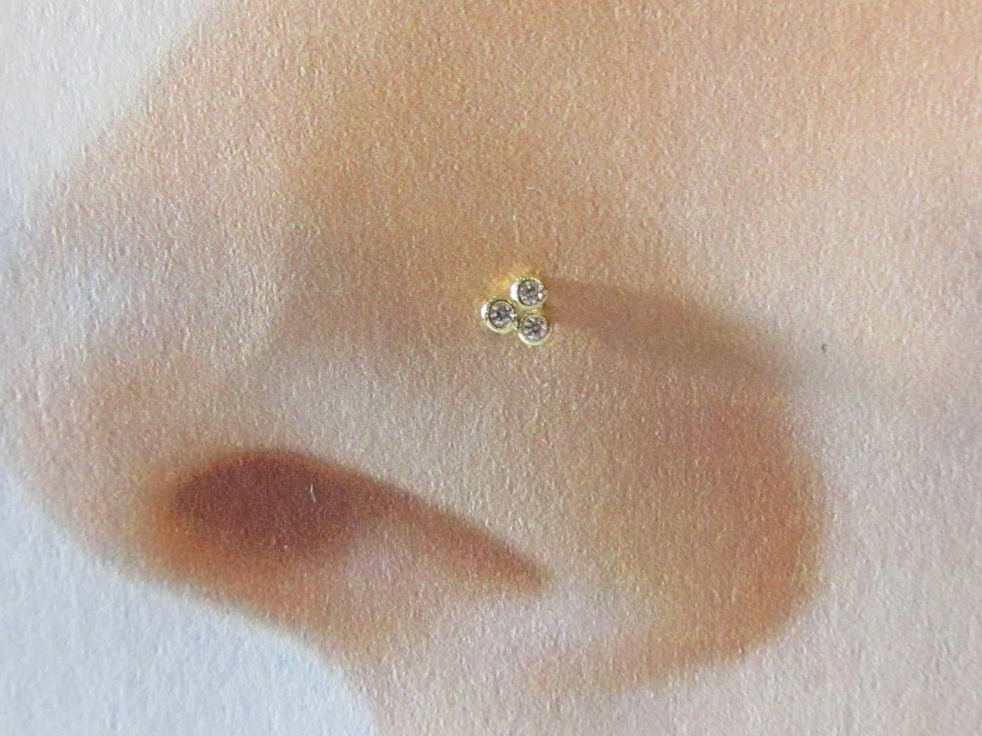 14Kt Solid Gold 3 Bezel Set Nasenring Stud ..20G von XSBodyJewelry