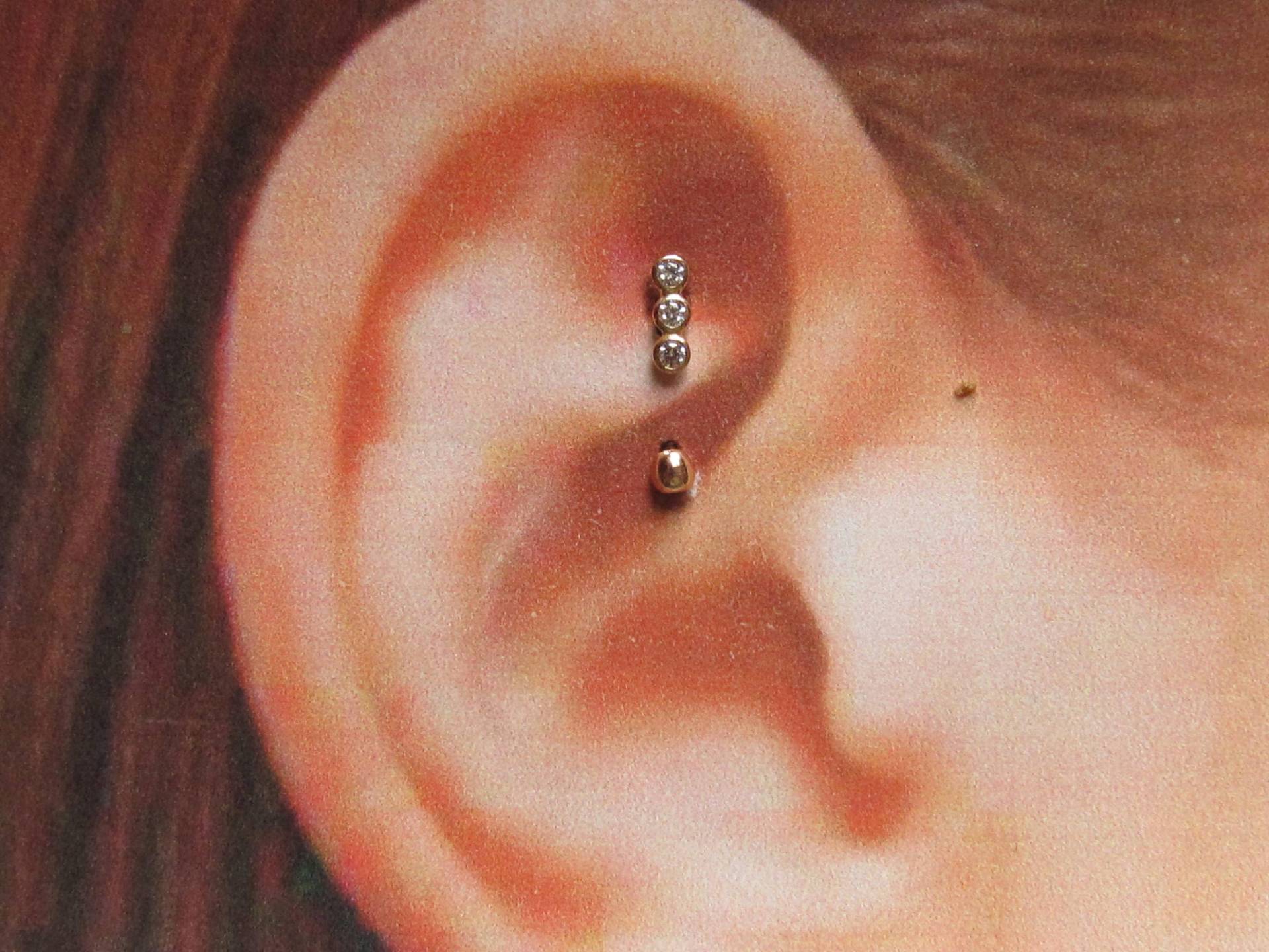 14Kt Solid Rose Gold Verdreifachen Cz Rook Piercing Curved Barbell ..16G ..(6 Oder 8 Mm von XSBodyJewelry