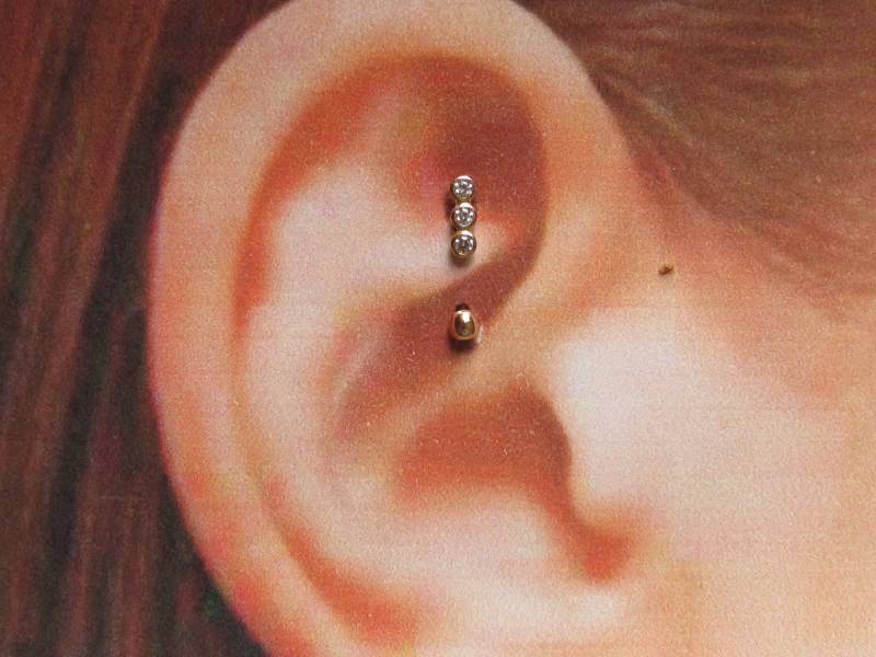 14Kt Solid Rose Gold Verdreifachen Cz Rook Piercing Curved Barbell ..16G ..(6 Oder 8 Mm von XSBodyJewelry