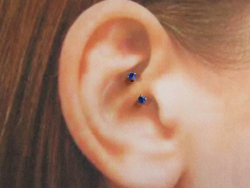 Blue Cz's Daith Piercing Curved Barbell .innengewinde 16G..8 Mm ..prung Gesetzt von XSBodyJewelry