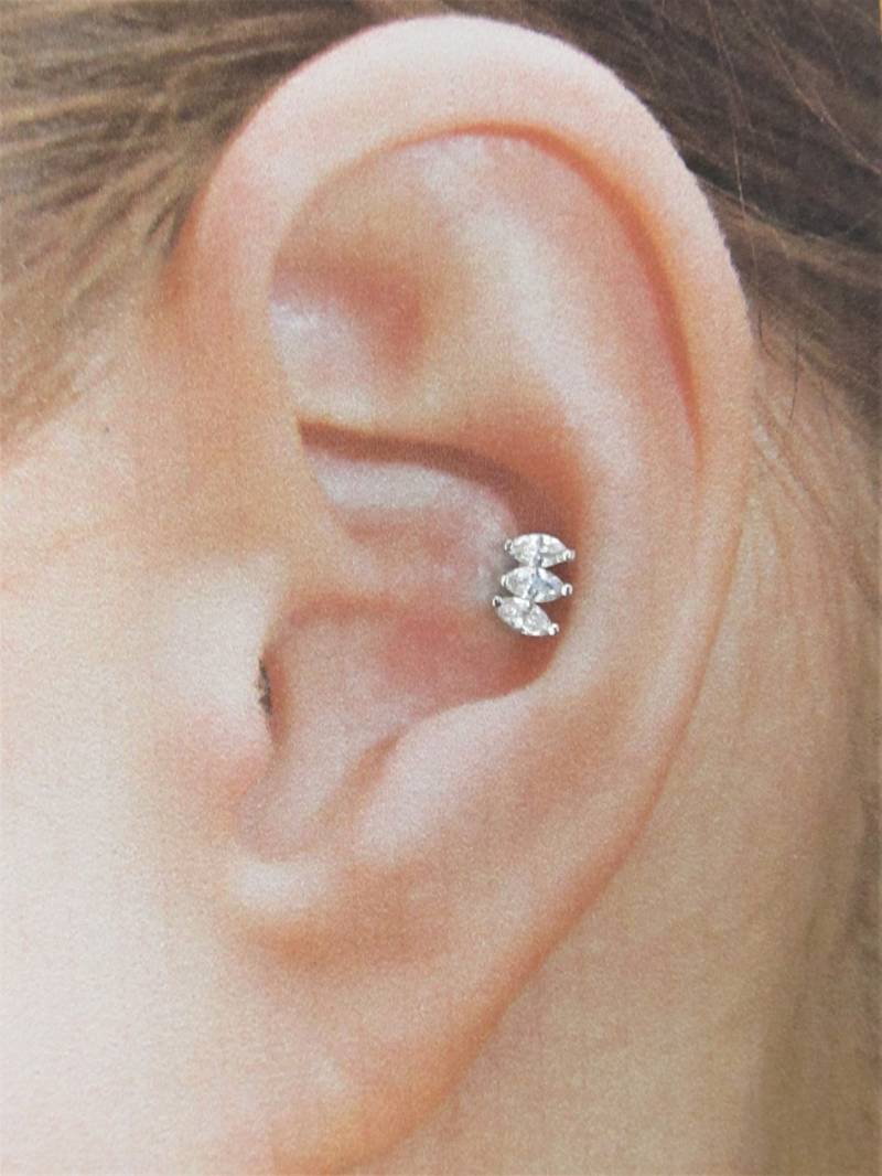 Conch Piercing, Snug Piercing Triple Marquise Labret Barbell.. Innen Gefädelt.. 16G.. 6mm Oder 8mm von XSBodyJewelry