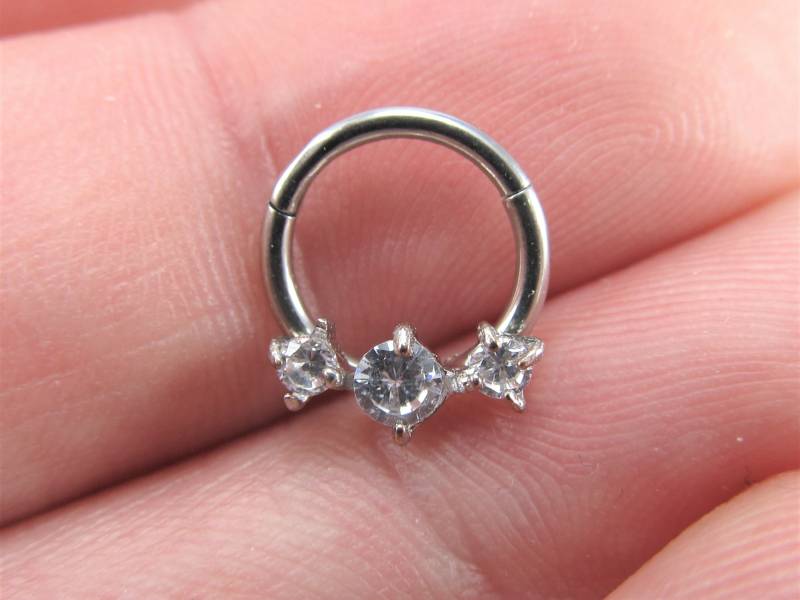 Daith, Septum Piercing Chirurgenstahl Verdreifachen Cz Klapp Clicker Ring..16G..8 Mm von XSBodyJewelry