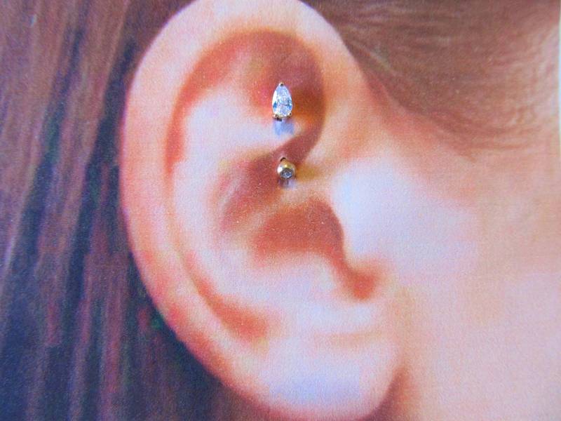 Golden Rook Tear Drop Doppel Jeweled Gebogen Ebell.. 16G.. 8mm von XSBodyJewelry